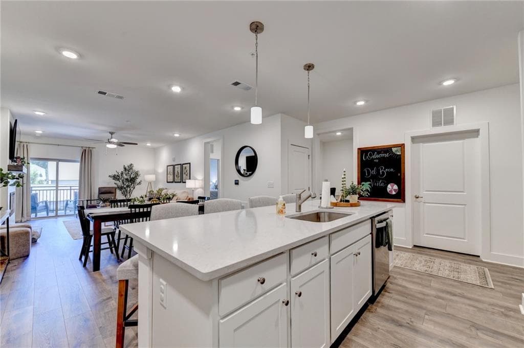 2 bedroom, 2 bathroom, 1,702 sq ft condominium for sale at 3342 Orwell Way 1208, Cumming, GA 30041 — photo 4