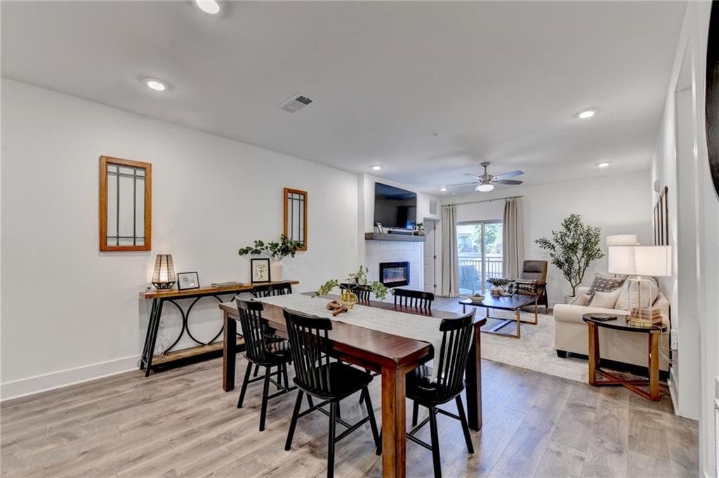 2 bedroom, 2 bathroom, 1,702 sq ft condominium for sale at 3342 Orwell Way 1208, Cumming, GA 30041 — photo 6