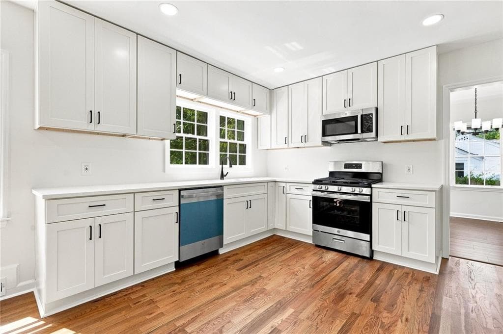 3 bedroom, 2 bathroom, 1,658 sq ft single family residence for sale at 1368 Scott Boulevard, Decatur, GA 30030 — photo 5