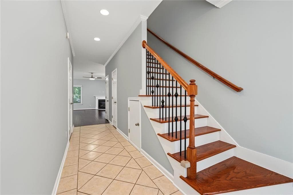 3 bedroom, 3 bathroom, 1,684 sq ft townhouse for sale at 5323 Sherwin Drive, Norcross, GA 30093 — photo 4