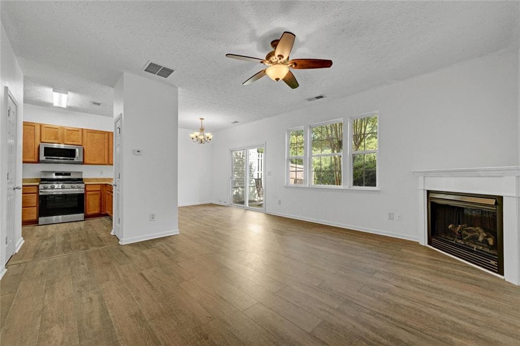 3 bedroom, 3 bathroom, 1,572 sq ft townhouse for sale at 2266 Baker Station Drive, Acworth, GA 30101 — photo 4