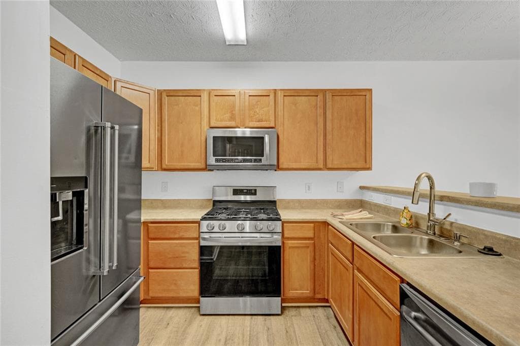 3 bedroom, 3 bathroom, 1,572 sq ft townhouse for sale at 2266 Baker Station Drive, Acworth, GA 30101 — photo 8