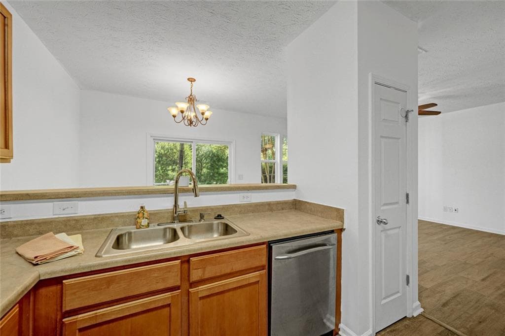 3 bedroom, 3 bathroom, 1,572 sq ft townhouse for sale at 2266 Baker Station Drive, Acworth, GA 30101 — photo 9