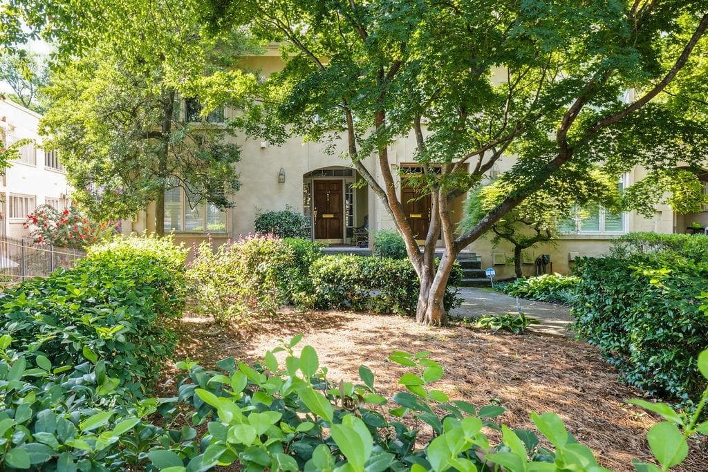 5 bedroom, 4 bathroom, 4,092 sq ft townhouse for sale at 34 28TH Street, Atlanta, GA 30309 — photo 2