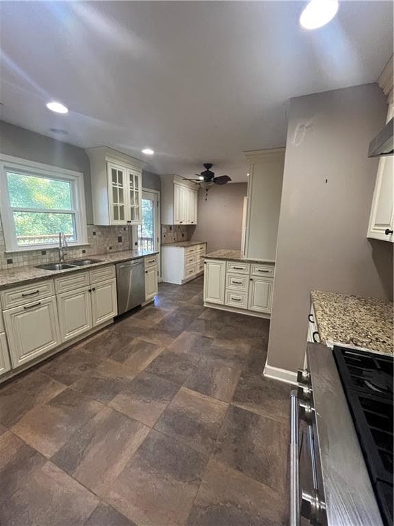 3 bedroom, 3 bathroom, 1,588 sq ft single family residence for rent at 382 Charleston Lane, Lawrenceville, GA 30046 for $2,200 a month — photo 10