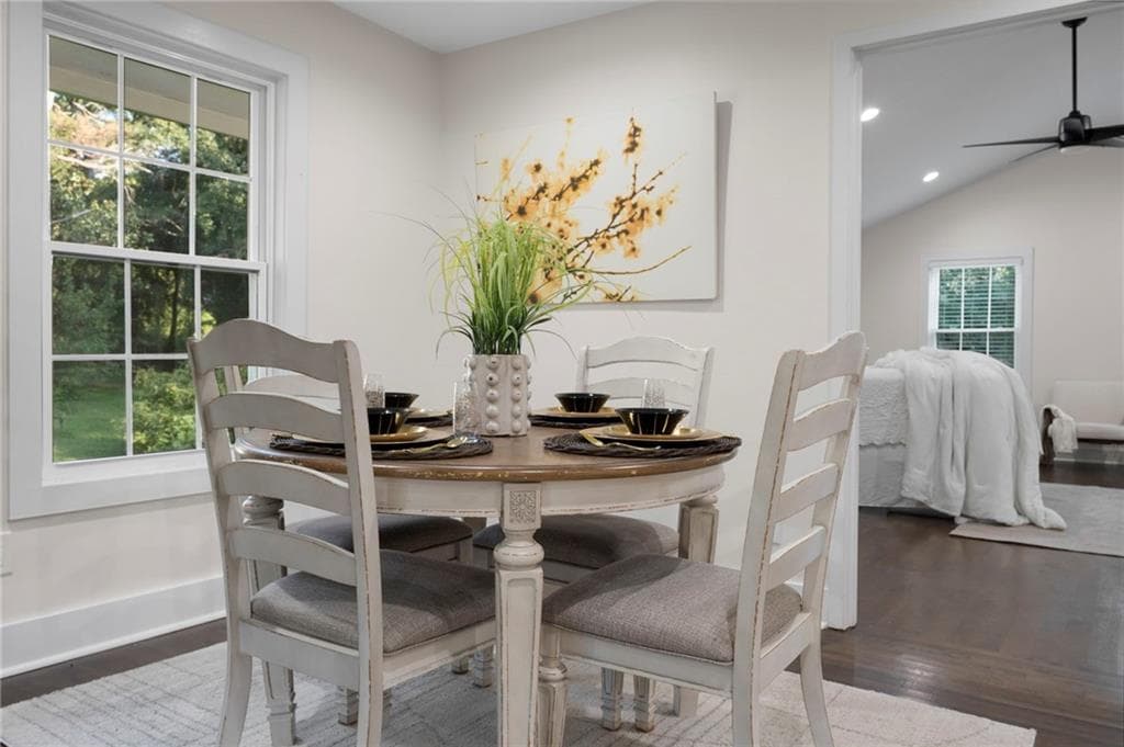 6 bedroom, 4 bathroom, 3,060 sq ft single family residence under contract at 6371 Impala Circle, Morrow, GA 30260 — photo 10