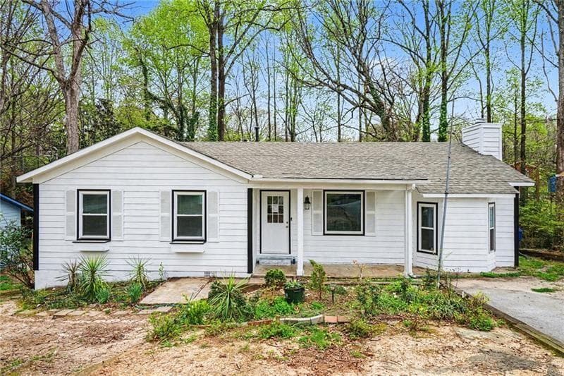 3 bedroom, 2 bathroom, 1,259 sq ft single family residence for sale at 400 Hemlock Dr., Lawrenceville, GA 30046 — photo 1 of 26