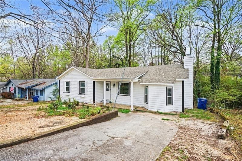 3 bedroom, 2 bathroom, 1,259 sq ft single family residence for sale at 400 Hemlock Dr., Lawrenceville, GA 30046 — photo 2
