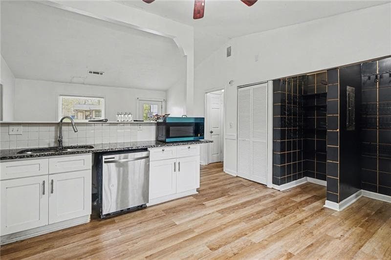 3 bedroom, 2 bathroom, 1,259 sq ft single family residence for sale at 400 Hemlock Dr., Lawrenceville, GA 30046 — photo 8