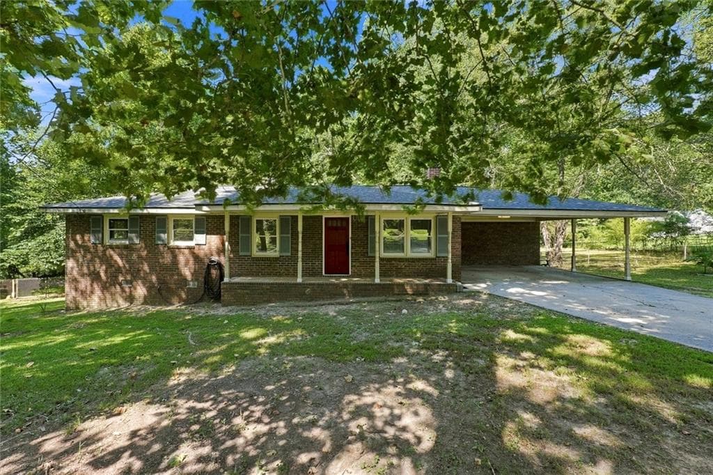 3 bedroom, 2 bathroom, 1,245 sq ft single family residence for sale at 6654 Songwood Drive, Austell, GA 30168 — photo 2