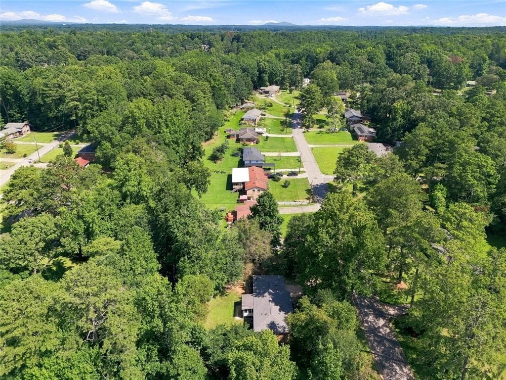 3 bedroom, 2 bathroom, 1,245 sq ft single family residence for sale at 6654 Songwood Drive, Austell, GA 30168 — photo 3