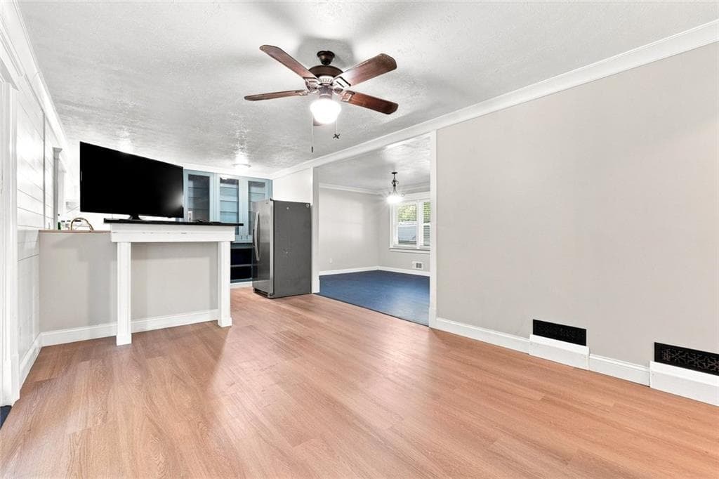 3 bedroom, 2 bathroom, 1,245 sq ft single family residence for sale at 6654 Songwood Drive, Austell, GA 30168 — photo 6