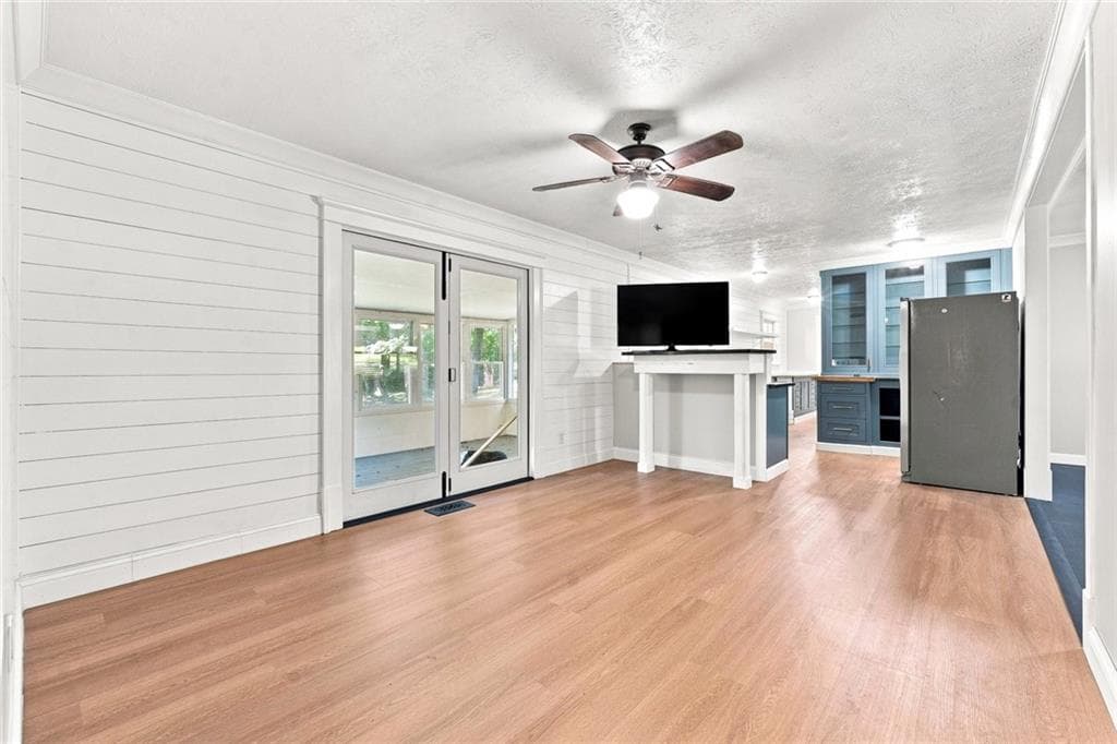 3 bedroom, 2 bathroom, 1,245 sq ft single family residence for sale at 6654 Songwood Drive, Austell, GA 30168 — photo 9