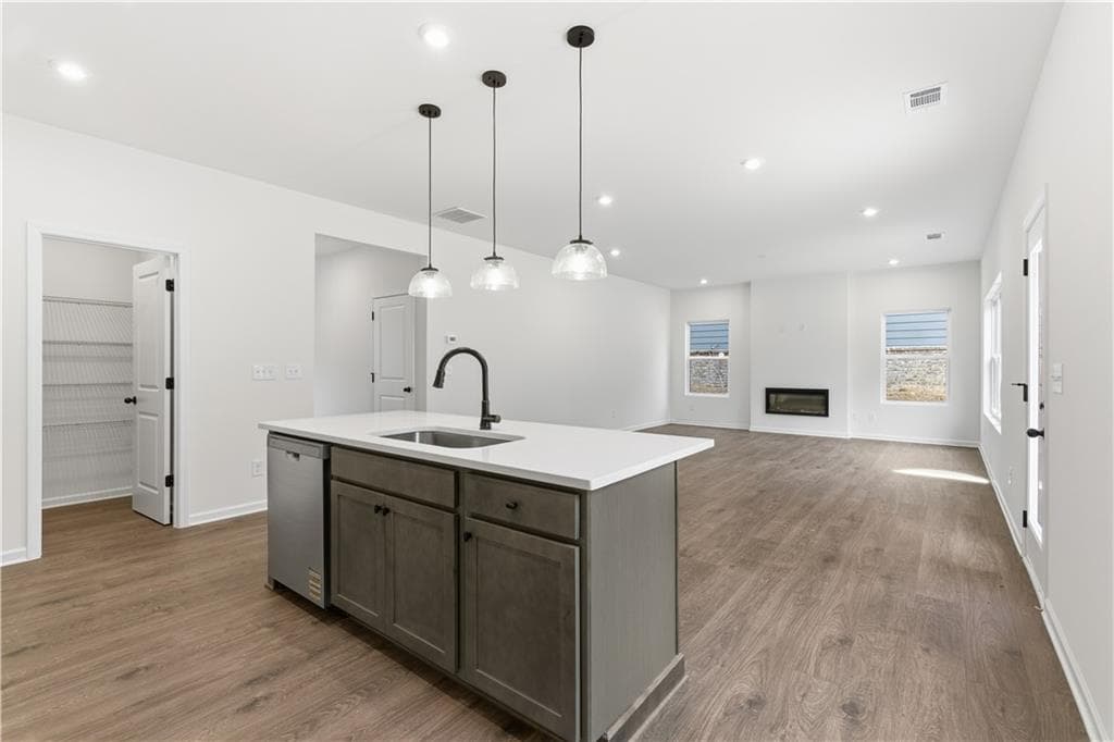 4 bedroom, 3 bathroom, 2,100 sq ft single family residence for sale at 105 Everwood Court, Dallas, GA 30132 — photo 5