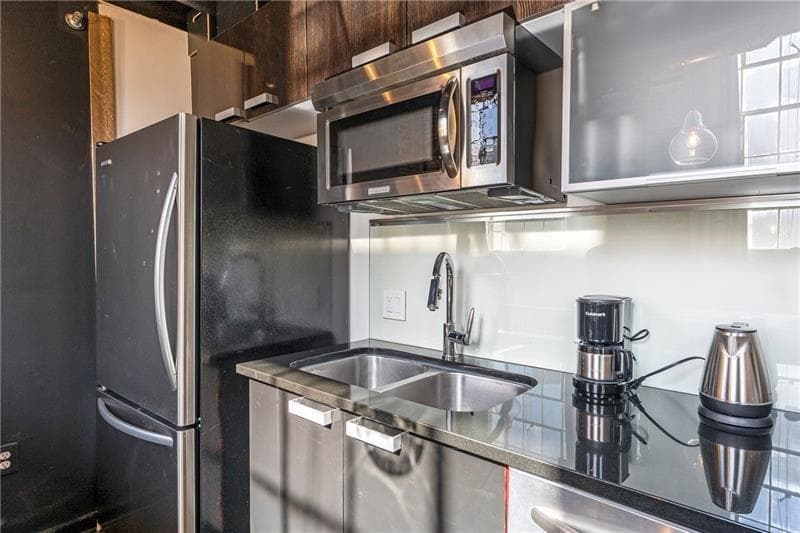 2 bedroom, 2 bathroom, 1,420 sq ft condominium for rent at 650 Glen Iris Drive 23, Atlanta, GA 30308 for $4,000 a month — photo 6