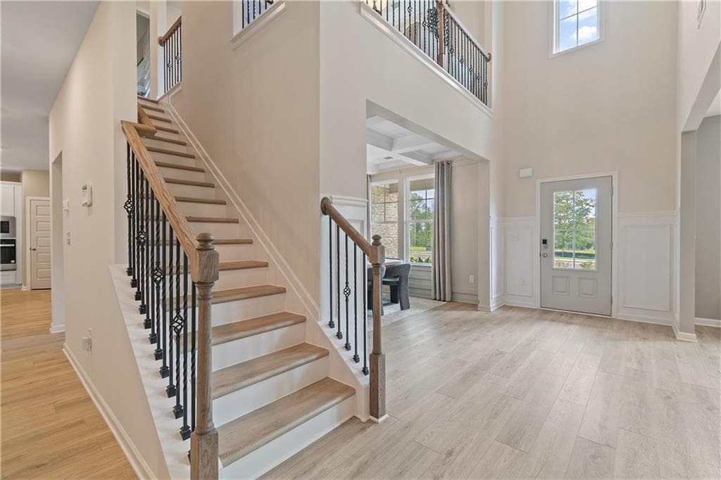 5 bedroom, 4 bathroom, 4,010 sq ft single family residence for sale at 2804 Niblick Green Loop, Snellville, GA 30039 — photo 8
