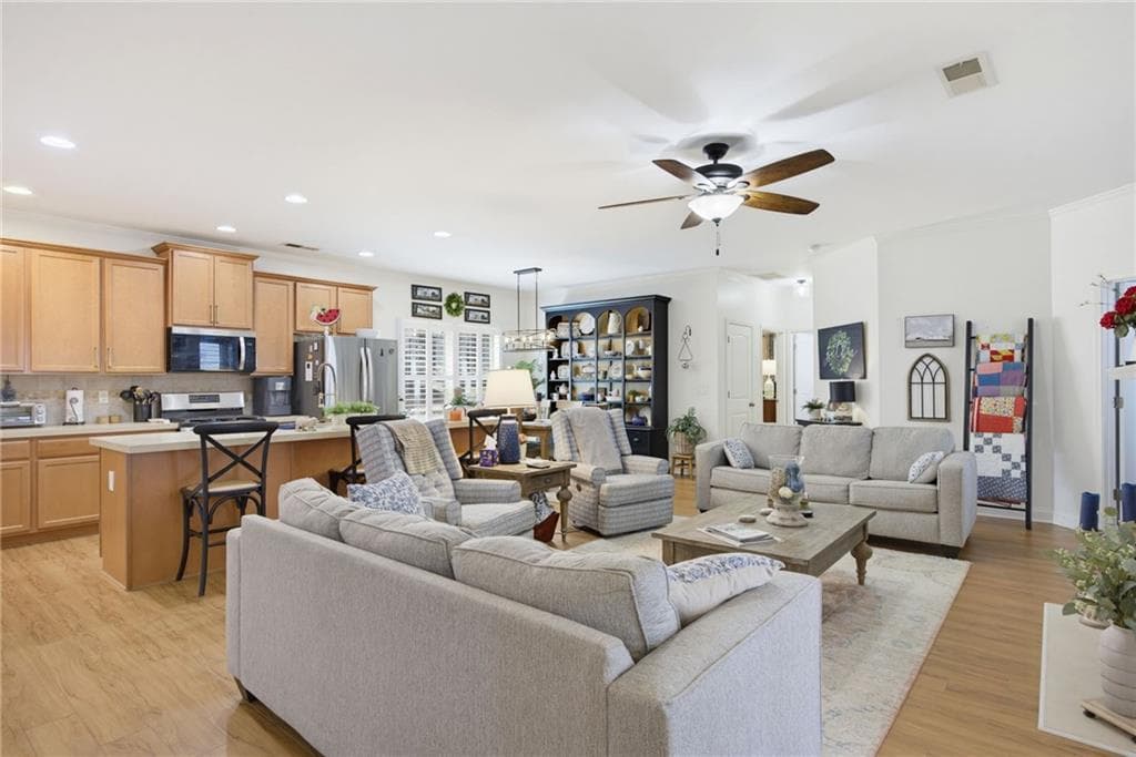 3 bedroom, 2 bathroom, 2,056 sq ft single family residence for sale at 429 Hawthorne Ridge Circle, Dallas, GA 30132 — photo 4