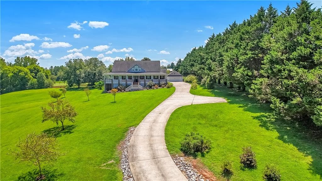 4 bedroom, 4 bathroom, 3,952 sq ft single family residence for sale at 2011 Lothridge Road, Cleveland, GA 30528 — photo 2