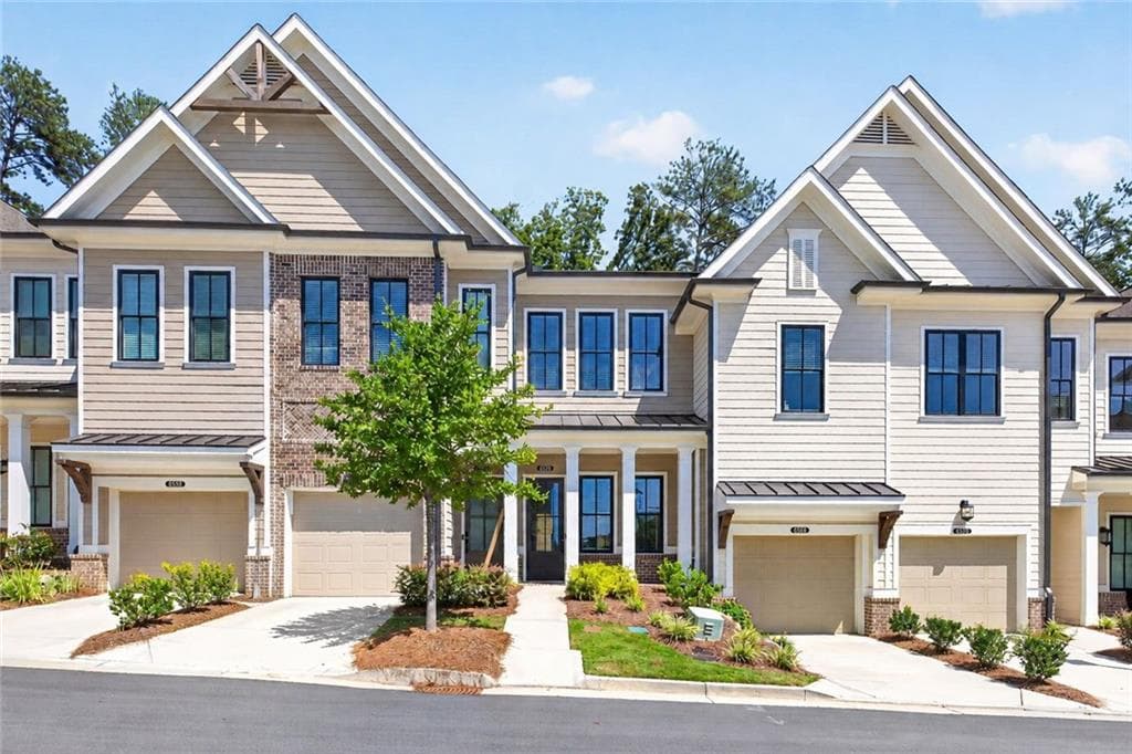 2 bedroom, 2 bathroom, 1,349 sq ft condominium for sale at 4958 Sudbrook Way, Peachtree Corners, GA 30092 — photo 1 of 45