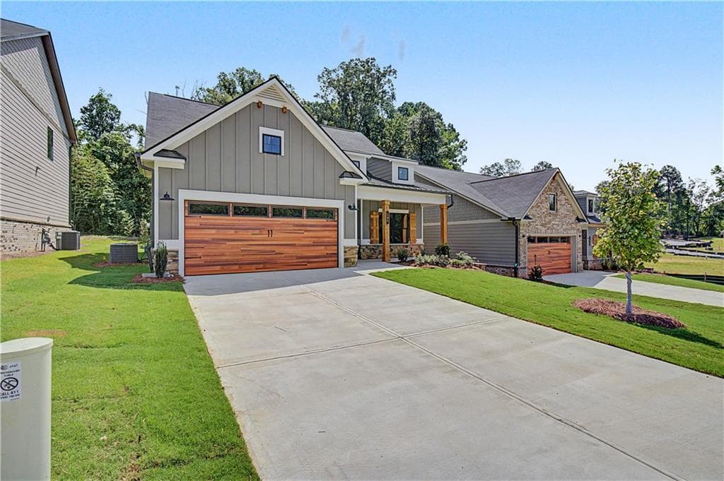 4 bedroom, 3 bathroom, 2,351 sq ft single family residence for sale at 107 Everwood Court, Dallas, GA 30132 — photo 2
