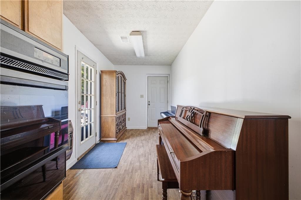 4 bedroom, 2 bathroom, 2,055 sq ft single family residence for sale at 4805 S Highway 27, Lindale, GA 30147 — photo 9