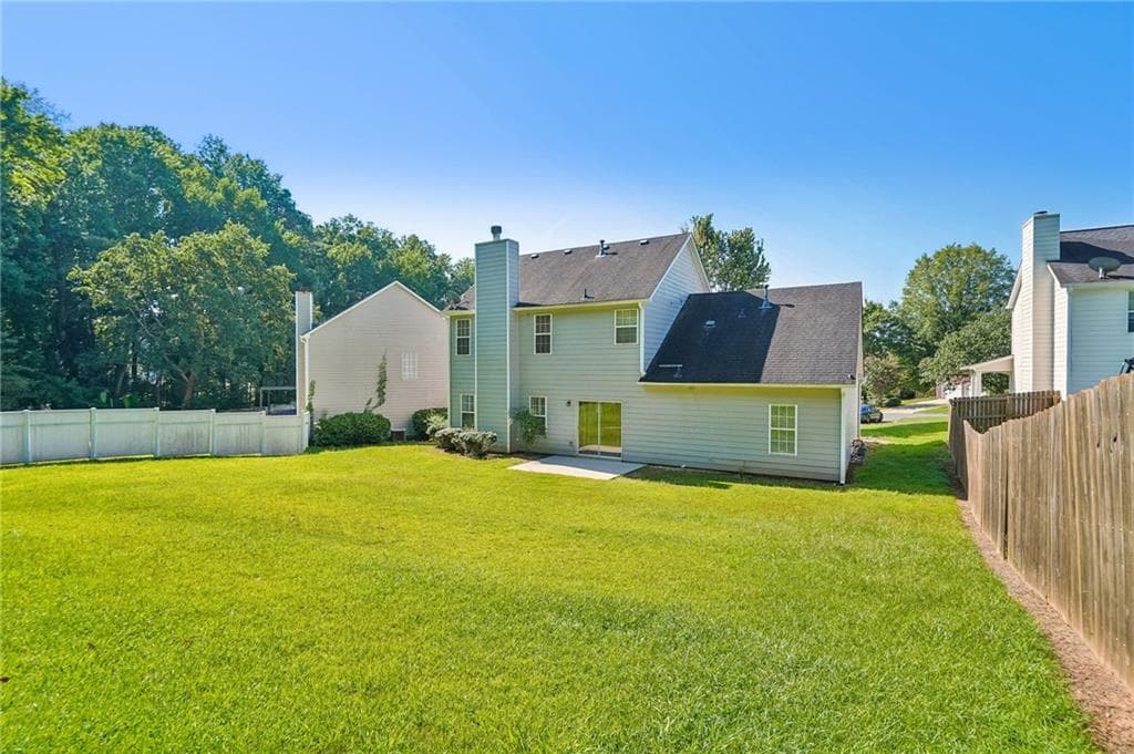 4 bedroom, 3 bathroom, 1,925 sq ft single family residence for sale at 382 SILVERTHORN, Marietta, GA 30064 — photo 4