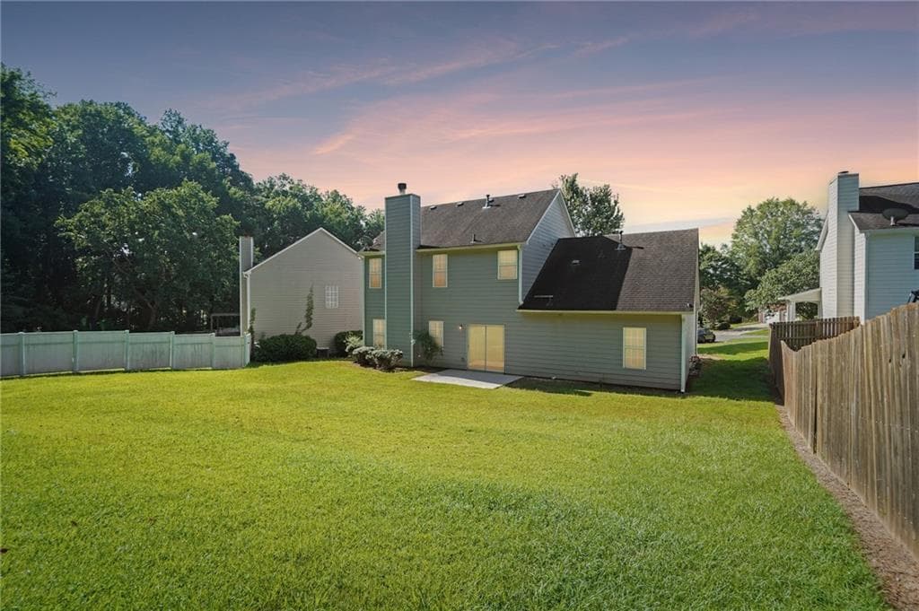 4 bedroom, 3 bathroom, 1,925 sq ft single family residence for sale at 382 SILVERTHORN, Marietta, GA 30064 — photo 2