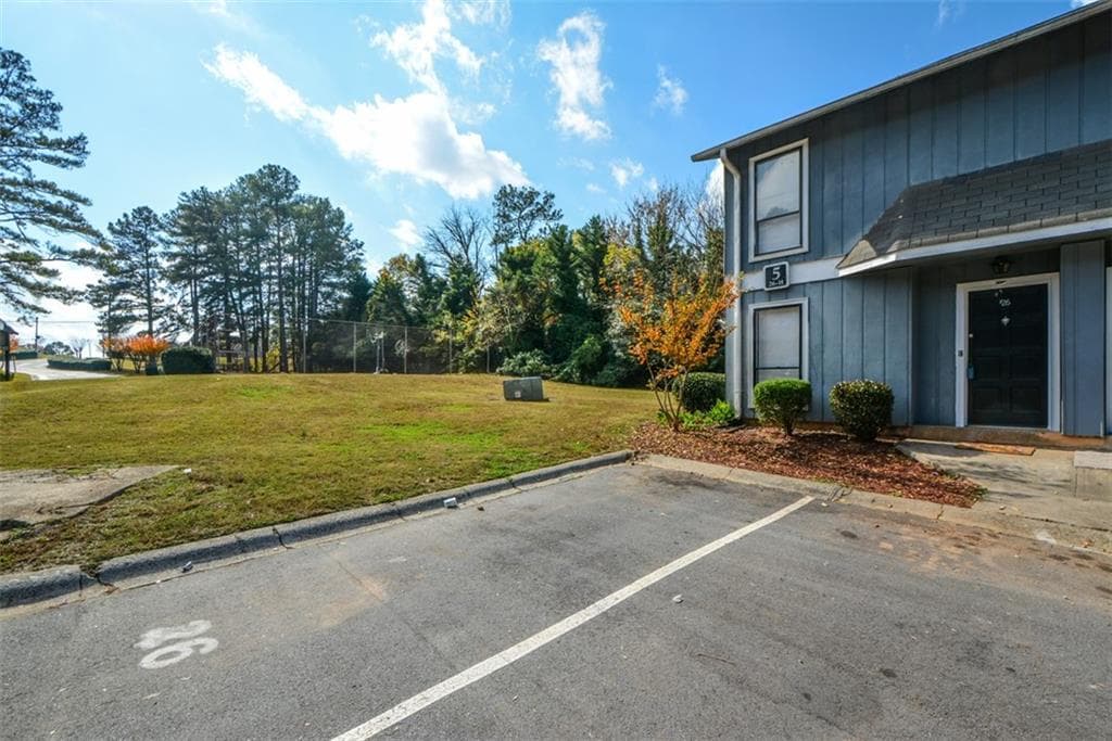 2 bedroom, 3 bathroom, 1,146 sq ft condominium for sale at 2340 Beaver Ruin Road UN26, Norcross, GA 30071 — photo 2