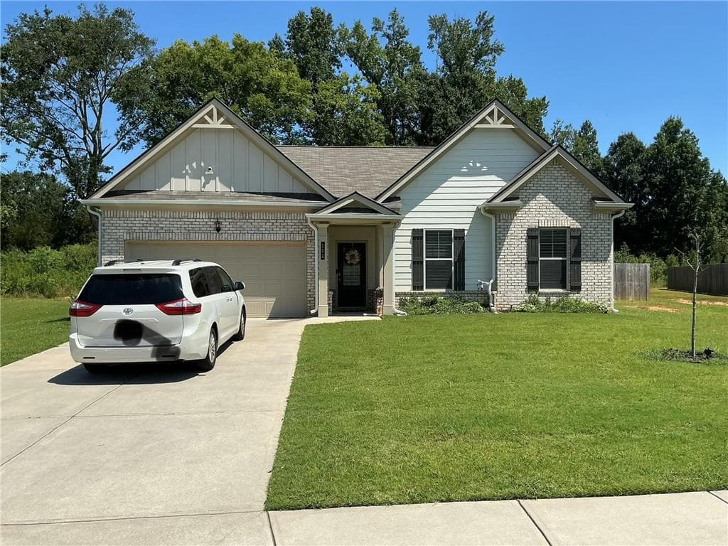 3 bedroom, 2 bathroom, 1,842 sq ft single family residence for sale at 111 Mcginnis Circle, Calhoun, GA 30701