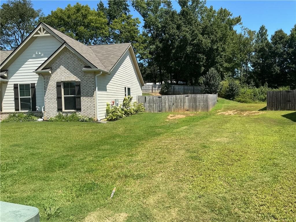 3 bedroom, 2 bathroom, 1,842 sq ft single family residence for sale at 111 Mcginnis Circle, Calhoun, GA 30701 — photo 3