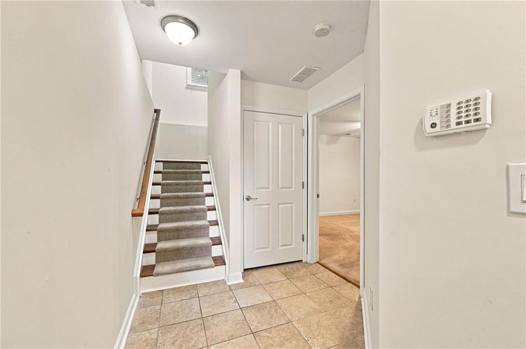 2 bedroom, 3 bathroom, 1,924 sq ft townhouse under contract at 1431 Ashford Creek Circle, Atlanta, GA 30319 — photo 7