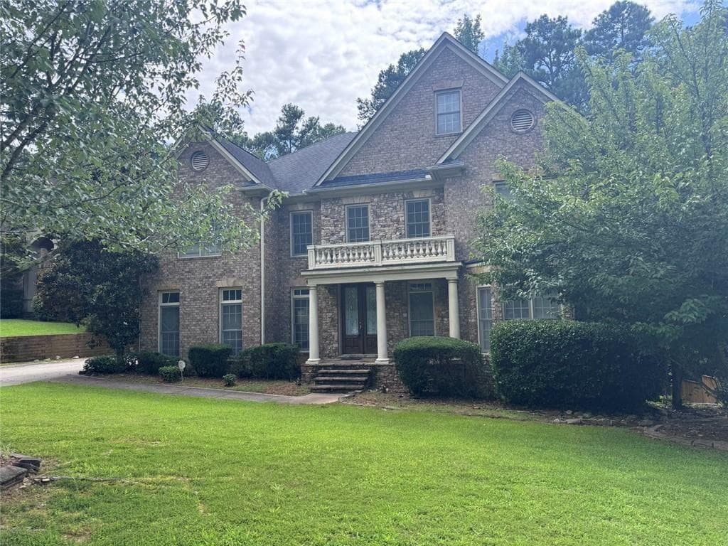 5 bedroom, 5 bathroom, 4,097 sq ft single family residence under contract at 1081 Willowood Lane, Atlanta, GA 30331 — photo 2
