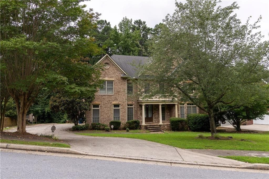 5 bedroom, 5 bathroom, 4,097 sq ft single family residence under contract at 1081 Willowood Lane, Atlanta, GA 30331 — photo 4