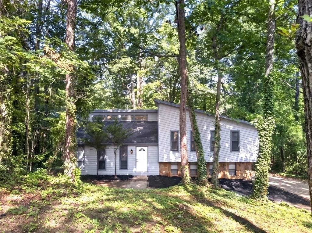 3 bedroom, 2 bathroom, 1,352 sq ft single family residence for sale at 9759 Greenside Way, Douglasville, GA 30135 — photo 2