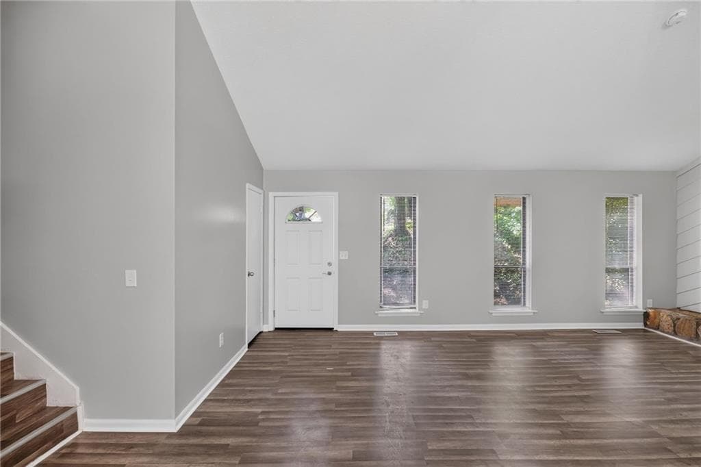 3 bedroom, 2 bathroom, 1,352 sq ft single family residence for sale at 9759 Greenside Way, Douglasville, GA 30135 — photo 4