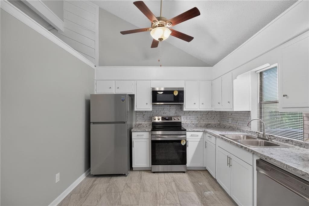 3 bedroom, 2 bathroom, 1,352 sq ft single family residence for sale at 9759 Greenside Way, Douglasville, GA 30135 — photo 8