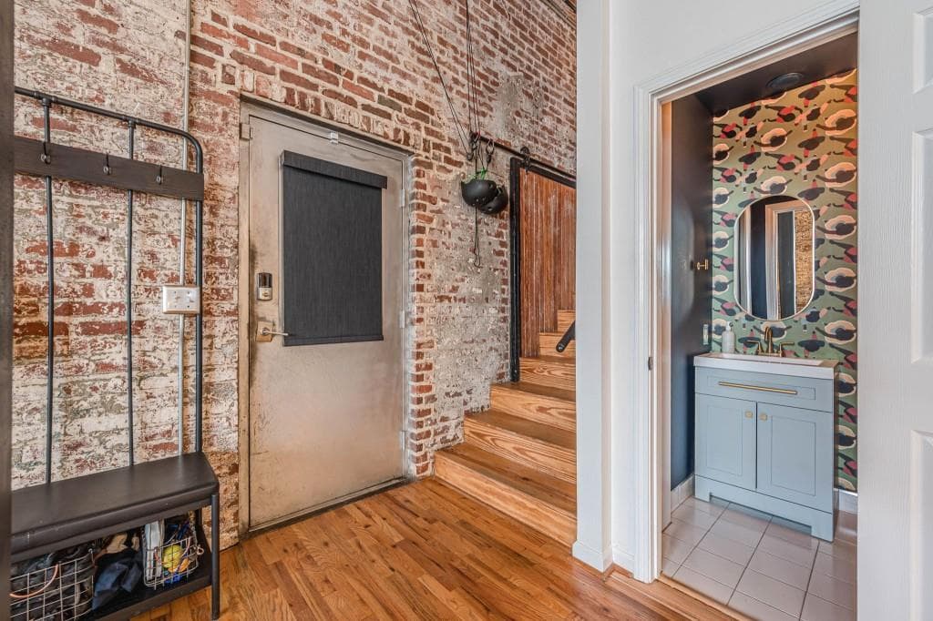 2 bedroom, 2 bathroom, 1,349 sq ft condominium under contract at 320 Martin Luther King Jr Drive 13, Atlanta, GA 30312 — photo 4