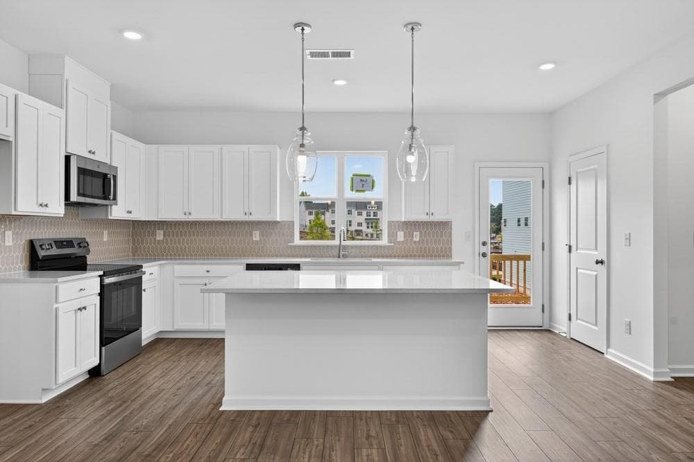 3 bedroom, 4 bathroom, 1,893 sq ft townhouse for sale at 106 Epperly Way, Tucker, GA 30084 — photo 4