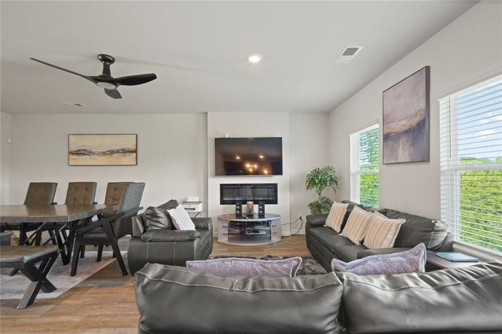 4 bedroom, 3 bathroom, 2,368 sq ft single family residence under contract at 510 Overlook Road, Covington, GA 30014 — photo 6