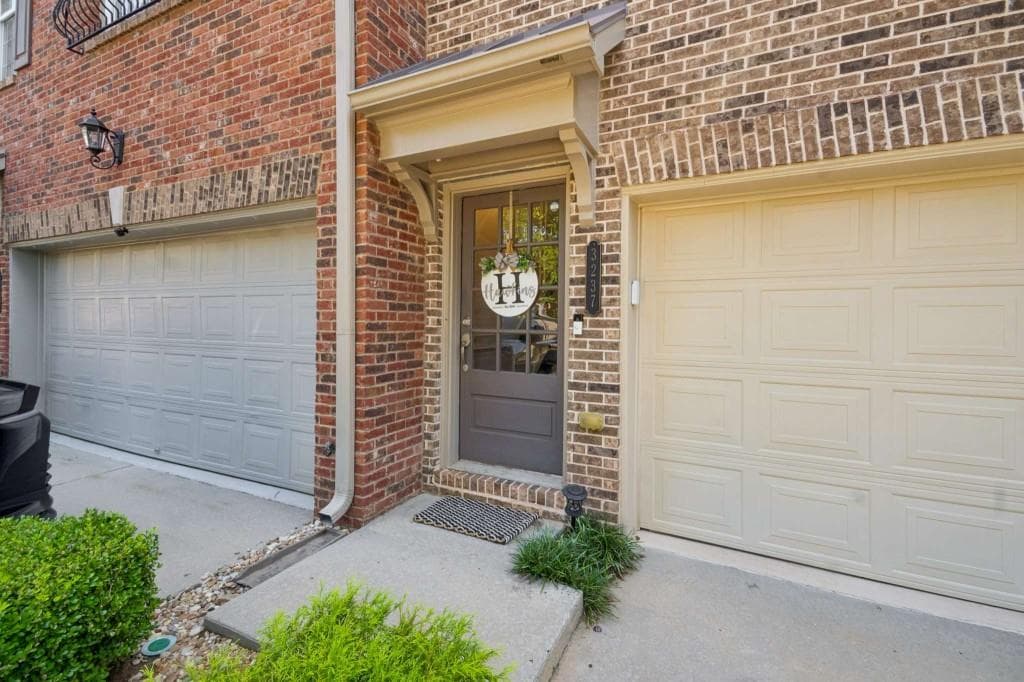 3 bedroom, 4 bathroom, 2,226 sq ft townhouse under contract at 3237 Greenwood Oak Drive, Peachtree Corners, GA 30092 — photo 4