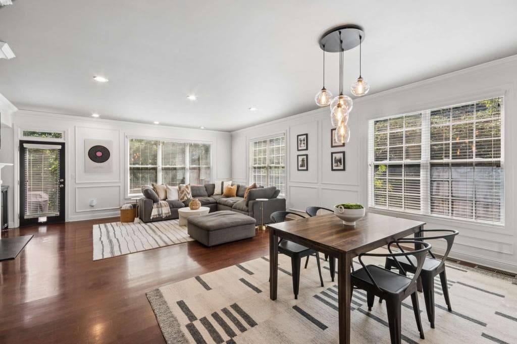3 bedroom, 4 bathroom, 2,226 sq ft townhouse under contract at 3237 Greenwood Oak Drive, Peachtree Corners, GA 30092 — photo 7