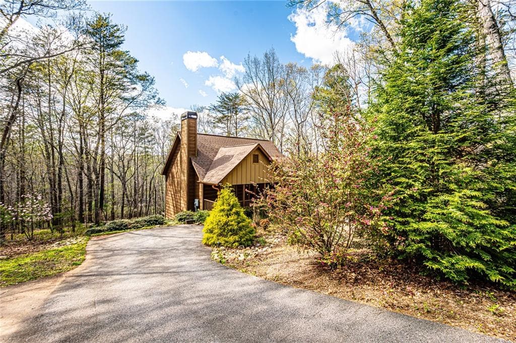 3 bedroom, 4 bathroom, 2,102 sq ft single family residence under contract at 259 Misty Hollow Drive, Dahlonega, GA 30533 — photo 3