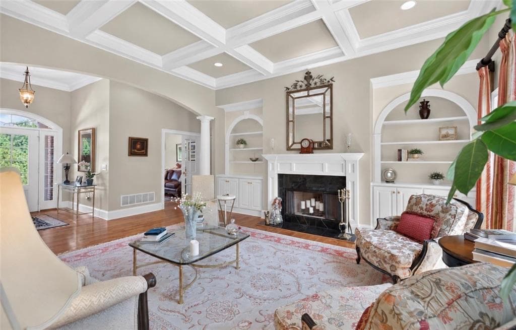 6 bedroom, 5 bathroom, 4,647 sq ft single family residence under contract at 3805 Reservoir Drive, Gainesville, GA 30507 — photo 5