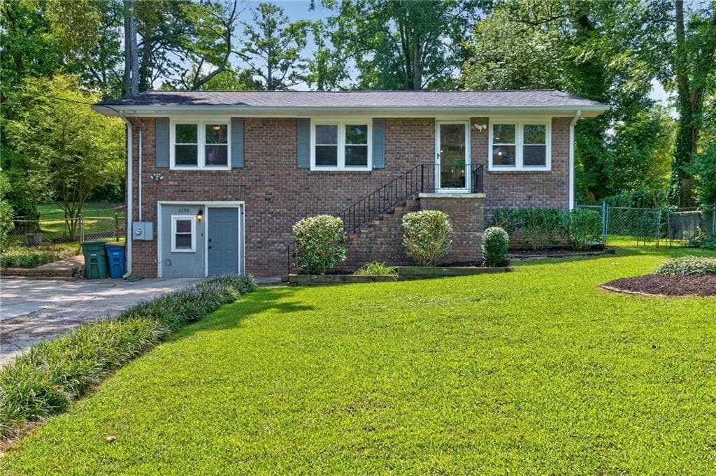 2399 Lakewood Drive