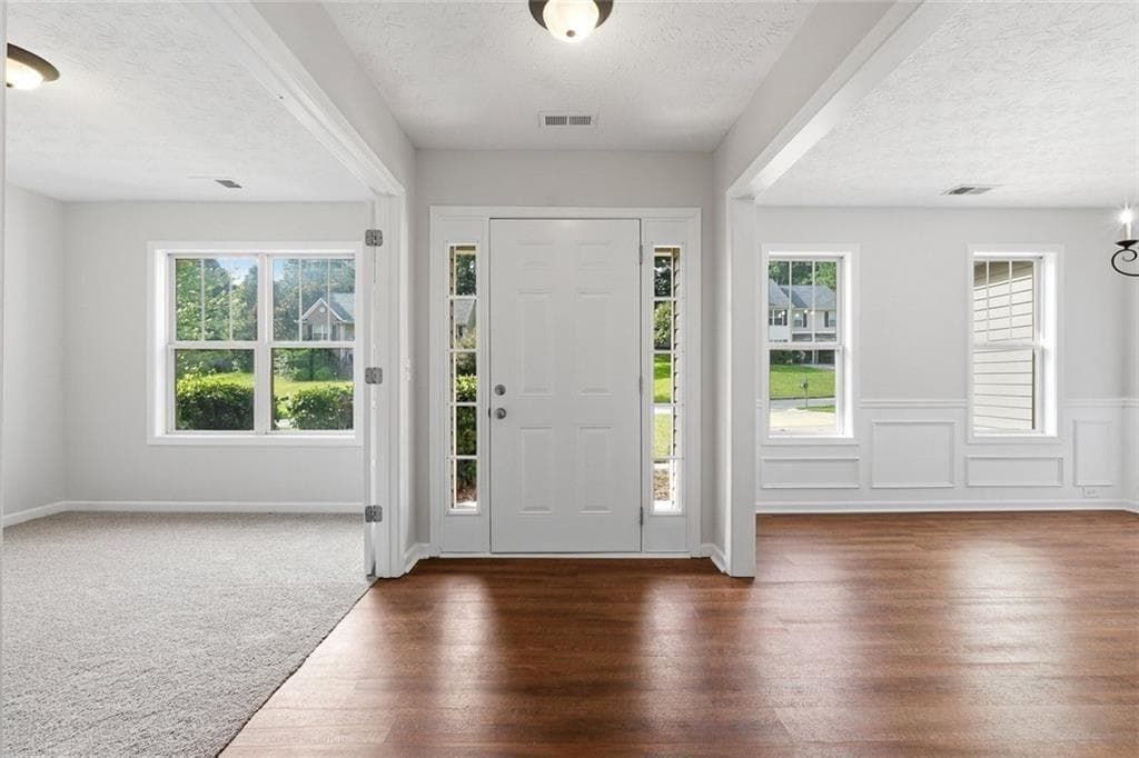 3 bedroom, 2 bathroom, 2,092 sq ft single family residence under contract at 131 Elk Drive, Temple, GA 30179 — photo 2