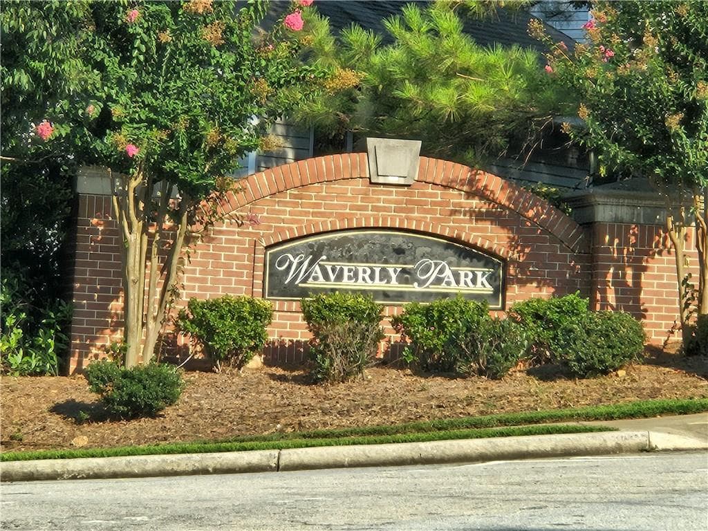 4 bedroom, 3 bathroom, 2,034 sq ft single family residence under contract at 4230 Winston Circle, Atlanta, GA 30349 — photo 2
