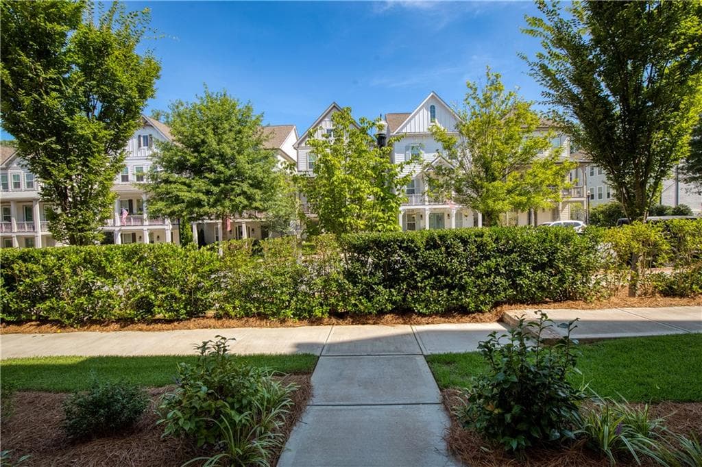 3 bedroom, 4 bathroom, 2,105 sq ft townhouse for sale at 260 Briscoe Way, Alpharetta, GA 30009 — photo 5