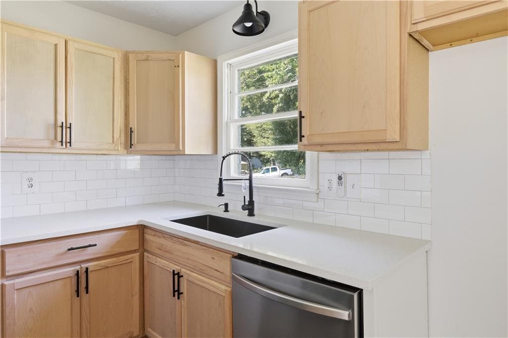 3 bedroom, 2 bathroom, 1,056 sq ft single family residence for sale at 5734 Hill Road, Powder Springs, GA 30127 — photo 9