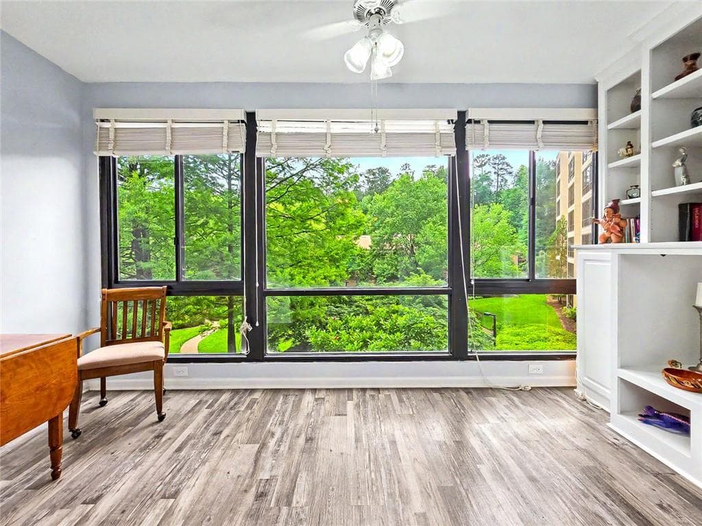 1 bedroom, 1 bathroom, 800 sq ft condominium for sale at 1800 Clairmont Lake 301, Decatur, GA 30033 — photo 10