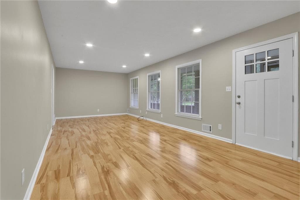 3 bedroom, 2 bathroom, 2,036 sq ft single family residence for sale at 2666 Abilene Trail, Snellville, GA 30078 — photo 6
